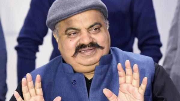 ಮಗ ಸತ್ತಿರುವ ಸುದ್ದಿ ಕೇಳುತ್ತಿದ್ದಂತೆ ಬಿಕ್ಕಳಿಸಿ ಅತ್ತ ಡಾನ್!