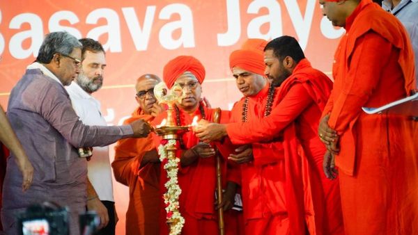 ಬಸವ ಜಯಂತಿ: ರಾಹುಲ್ ಎದುರು ಸಿದ್ದರಾಮಯ್ಯ ಭಾಷಣಕ್ಕೆ ಸಿಗದ ಅವಕಾಶ; ಕಾಂಗ್ರೆಸ್‌ನಲ್ಲಿ ಬಣ ರಾಜಕೀಯ?