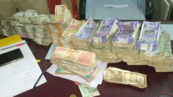 ಬೆಂಗಳೂರು: ಆಟೋದಲ್ಲಿ ಸಾಗಿಸುತ್ತಿದ್ದ ₹1 ಕೋಟಿ ನಗದು ಜಪ್ತಿ, ಇಬ್ಬರ ಬಂಧನ