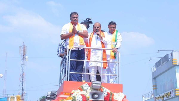 CM Bommai: ಬಿಜೆಪಿ ನಾಯಕರ ಪಕ್ಷಾಂತರ: ಕಮಲ ಬೇರು ಬಿಟ್ಟ ಹೆಮ್ಮರ, ಅಲುಗಾಡಿಸಲು ಸಾಧ್ಯವಿಲ್ಲ: ಸಿಎಂ ಬೊಮ್ಮಾಯಿ ಟಾಂಗ್