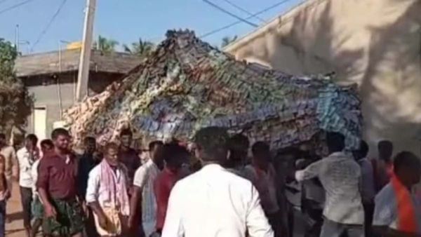 ಪಲ್ಲಕ್ಕಿಗೆ ನೋಟಿನ ಹಾರ: ಕೊಕ್ಕನೂರು ಜಾತ್ರೆಯಲ್ಲಿ ಸಂಗ್ರಹವಾದ ಒಟ್ಟು ಹಣವೆಷ್ಟು?