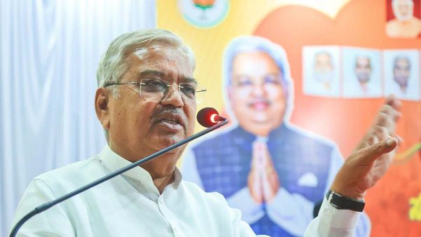 ನೆಲ್ಲೆ ಇಲ್ಲದ ಕಾಂಗ್ರೆಸ್‌: ಬಿಜೆಪಿ ನಾಯಕರು ಆತುರದ ನಿರ್ಧಾರ ಮಾಡದಂತೆ ಕಾರಜೋಳ ಮನವಿ