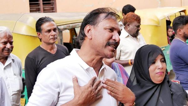 KGF Babu IT Raid: ಐಟಿ ದಾಳಿ ವೇಳೆ 5000 ಸೀರೆ, 1900 ವೋಟರ್ ಐಡಿ ಪತ್ತೆ; ಕೆಜಿಎಫ್ ಬಾಬುಗೆ ಸಂಕಷ್ಟ