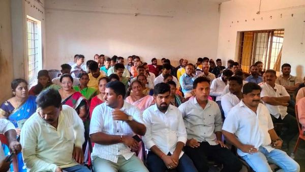 ಕುಮಟಾ, ಹೊನ್ನಾವರ ಕ್ಷೇತ್ರದಲ್ಲಿ ಕಾಂಗ್ರೆಸ್‌ ಭಿನ್ನಮತ: ಯುವ ಕಾಂಗ್ರೆಸ್ ಅಧ್ಯಕ್ಷ ವಜಾ