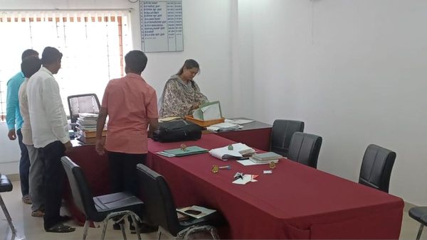 Lokayukta Raids On GESCOM JEE: ಬಳ್ಳಾರಿಯಲ್ಲಿ ಜೆಸ್ಕಾಂ ಎಇಇ ಮನೆ ಮೇಲೆ ಲೋಕಾಯುಕ್ತ ದಾಳಿ