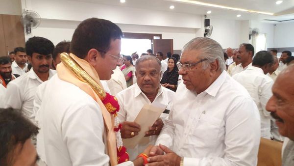 ತುಮಕೂರು: ಅಳಿಯನಿಗೆ ಸಿಗದ ಟಿಕೆಟ್, ರಾಜೀನಾಮೆ ನೀಡಿದ ಹಿರಿಯ ಕಾಂಗ್ರೆಸ್ ನಾಯಕ