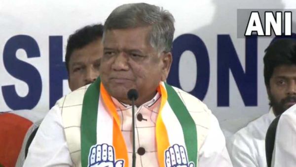 Jagadish Shettar First Reaction: ಕೈ ಹಿಡಿದ ಶೆಟ್ಟರ್; ಕೆಲವೇ ಕೆಲವು ವ್ಯಕ್ತಿಗಳ ಹಿಡಿತದಲ್ಲಿ ರಾಜ್ಯ ಬಿಜೆಪಿ ಇದೆ: ಶೆಟ್ಟರ್