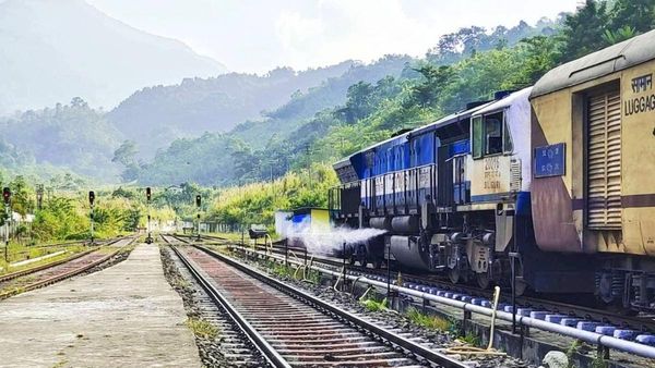 Indian Railways: ಏಪ್ರಿಲ್‌ 13 ರಂದು ರದ್ದಾದ ರೈಲುಗಳ ಸಂಪೂರ್ಣ ಪಟ್ಟಿಯನ್ನು ಪರಿಶೀಲಿಸಿ