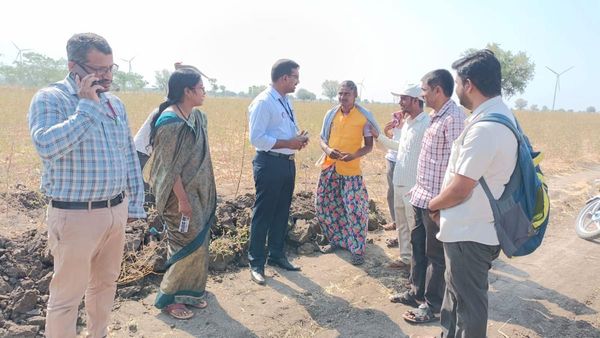 ಅಬ್ಬಿಗೇರಿಯಲ್ಲಿ ಪುರುಷರನ್ನು ಮೀರಿಸುವಂತೆ ನರೇಗಾ ಕೆಲಸ ಮಾಡಿ ಇನ್ನಿತರರಿಗೂ ಮಾದರಿಯಾದ ಮಂಗಳಮುಖಿ