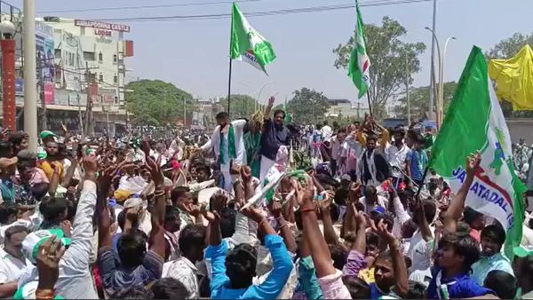 Kadur: ನಾಮಪತ್ರ ಸಲ್ಲಿಸಲು ಎತ್ತಿನ ಗಾಡಿಯಲ್ಲಿ ಹೊರಟ ಕಡೂರು ಜೆಡಿಎಸ್‌ ಅಭ್ಯರ್ಥಿ ವೈ.ಎಸ್.ವಿ. ದತ್ತ