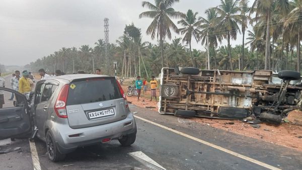 ಮತಿಘಟ್ಟ ಬಳಿ ಕಾರು ಮತ್ತು ಟಿಟಿ ವಾಹನದ ನಡುವೆ ಮುಖಾಮುಖಿ ಡಿಕ್ಕಿ, ಸ್ಥಳದಲ್ಲೇ ಮಗು ಸೇರಿ ಇಬ್ಬರು ಸಾವು
