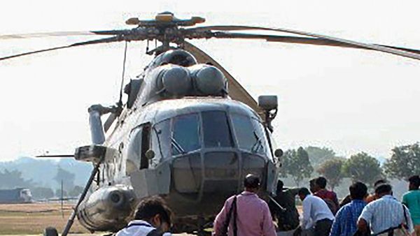 PM Modi Helicopter: ಕೆಸರು ಗದ್ದೆಯಲ್ಲಿ ಸಿಲುಕಿದ ಪ್ರಧಾನಿ ನರೇಂದ್ರ ಮೋದಿ ಬೆಂಗಾವಲು ಹೆಲಿಕಾಪ್ಟರ್; ಮೇಲೆತ್ತಲು ಹರಸಾಹಸ