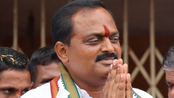 ತೆನೆ..ಕೈ..ಮತ್ತೆ ತೆನೆ...ಹೀಗೆ ಸುತ್ತಿ ಸುತ್ತಿ ಬರಿಗೈಯಲ್ಲಿ ಮನೆ ಸೇರಿದ ವೈಎಸ್‌ವಿ ದತ್ತಾ !