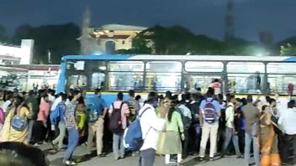 ಚುನಾವಣಾ ಎಫೆಕ್ಟ್‌: ಖಾಸಗಿ ಬಸ್‌ಗಳ ಜೊತೆಗೆ ಸರ್ಕಾರಿ ಬಸ್‌ಗಳಲ್ಲೂ ದರ ಏರಿಕೆ, ಮತದಾರರಿಗೆ ಬರೆ