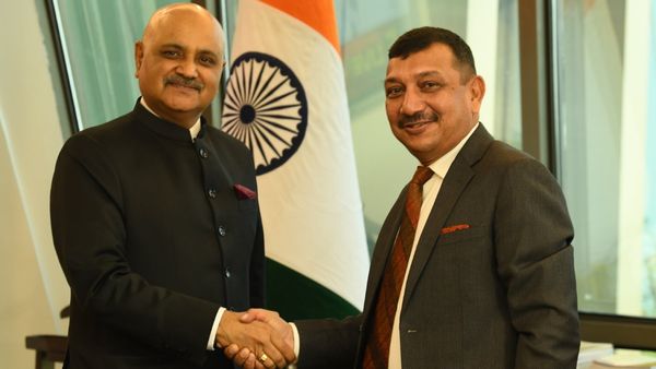 CBI Director Praveen Sood: ಕರ್ನಾಟಕ ಮಾಜಿ ಡಿಜಿಪಿ ಪ್ರವೀಣ್ ಸೂದ್ ಸಿಬಿಐ ನಿರ್ದೇಶಕರಾಗಿ ಅಧಿಕಾರ ಸ್ವೀಕಾರ