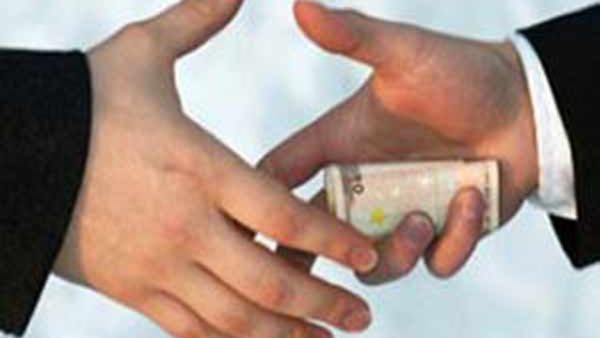 ಕೇಂದ್ರ ಕಾನೂನು ಸಚಿವರ ನೇಮಕ ದಿನವೇ ಇಲಾಖೆಯಲ್ಲಿ ಲಂಚಾವತಾರ, ಬಂಧನ