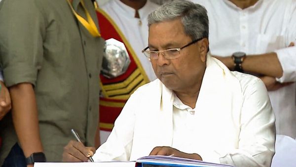 ರಾಜ್ಯದಲ್ಲಿ ನೈತಿಕ ಪೊಲೀಸ್‌ಗಿರಿ ನಡೆಯುವಂತಿಲ್ಲ: ಐಪಿಎಸ್ ಅಧಿಕಾರಿಗಳಿಗೆ ಸಿಎಂ ಸಿದ್ದರಾಮಯ್ಯ ಸೂಚನೆ