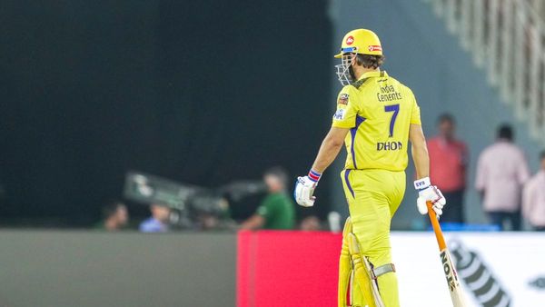 MS Dhoni: ನಿಮ್ಮಲ್ಲಿ ಕ್ರಿಕೆಟ್ ಅಭೀ ಬಾಕಿಹೇ ಎನ್ನುತ್ತಿರುವ 'ತಲೈವಾ ಧೋನಿ ಫ್ಯಾನ್ಸ್'