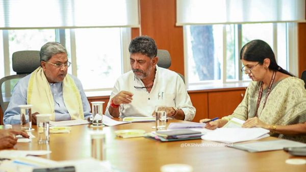 ತೆಲಂಗಾಣದಲ್ಲೂ ಸಿದ್ದು, ಡಿಕೆ ಹವಾ: ಒಬಿಸಿ ಮತ ಸೆಳೆಯಲು ದೊಡ್ಡ ಮಟ್ಟದ ಸನ್ಮಾನ ಸಮಾರಂಭ ಆಯೋಜನೆ