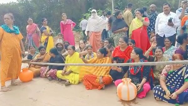 ಹದಿನೈದು ದಿನ ಕಳೆದರೂ ಬಾರದ ಕುಡಿಯುವ ನೀರು: ಪಾಲಿಕೆಯಿಂದ ಬರೀ ಪೊಳ್ಳು ಭರವಸೆ, ರೊಚ್ಚಿಗೆದ್ದ ಹುಬ್ಬಳ್ಳಿ ಮಂದಿ