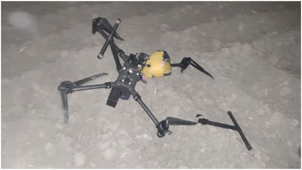 ಪಾಕಿಸ್ತಾನದ ಡ್ರೋನ್ ಹೊಡೆದುರುಳಿಸಿದ ಭದ್ರತಾ ಸಿಬ್ಬಂದಿ