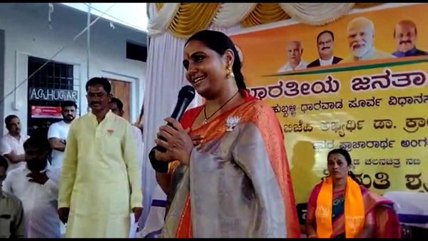 ಹುಬ್ಬಳ್ಳಿ-ಧಾರವಾಡ ‌ ಪೂರ್ವ ಕ್ಷೇತ್ರದ ಬಿಜೆಪಿ ಅಭ್ಯರ್ಥಿ ಪರ ನಟಿ ಶೃತಿ ಅಬ್ಬರದ ಪ್ರಚಾರ