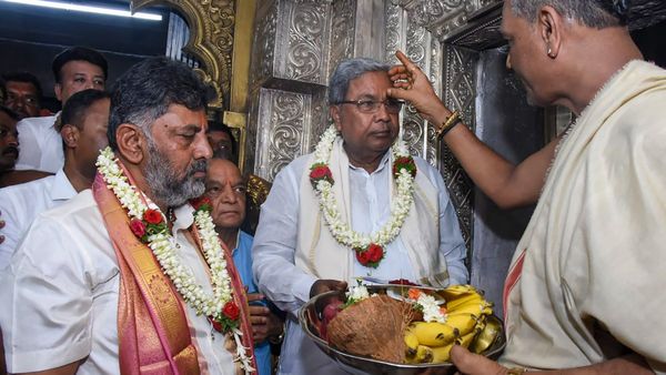 ಮ್ಯಾಜಿಕ್ ನಂಬರ್ ದಾಟಿದ ಕಾಂಗ್ರೆಸ್: ಮುಗಿಲು ಮುಟ್ಟಿದ ಕಾರ್ಯಕರ್ತರ ಸಂಭ್ರಮ