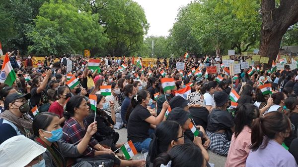 Manipur Unrest: ಕೇಂದ್ರ ಸರ್ಕಾರಕ್ಕೆ ಪದಕಗಳನ್ನು ಒಪ್ಪಿಸಲು ಮುಂದಾದ ಮಣಿಪುರದ ಕ್ರೀಡಾಪಟುಗಳು- ಇಕ್ಕಟ್ಟಿನಲ್ಲಿ ಬಿಜೆಪಿ