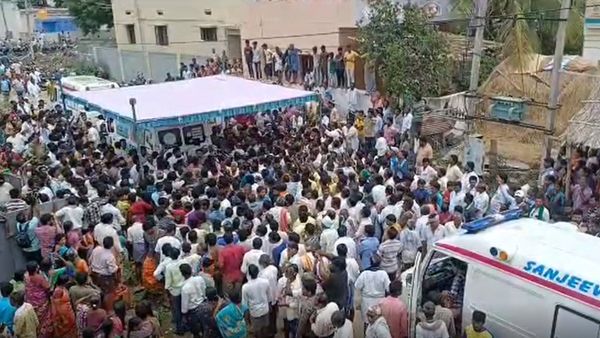 T Narasipura Accident: ಸಂಗನಕಲ್ಲು ಗ್ರಾಮದಲ್ಲಿ 9 ಮೃತದೇಹಗಳ ಸಾಮೂಹಿಕ ಅಂತ್ಯಕ್ರಿಯೆ, ಆಕ್ರಂದನ