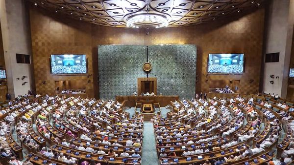 ನೂತನ ಸಂಸತ್ ಉದ್ಘಾಟನೆಯಲ್ಲಿ ಭಾಗಿಯಾಗಿದವರು ಯಾರು, ಗೈರಾಗಿದ್ದು ಎಷ್ಟು ಮಂದಿ?; ವಿವರಗಳು