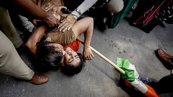 Wrestlers Protest: ಕುಸ್ತಿಪಟುಗಳನ್ನು ರಸ್ತೆಯಲ್ಲಿ ಎಳೆದಾಡಿದ್ರು, ಅವರ ಮೇಲೆಯೇ ದೂರು ದಾಖಲಿಸಿದ್ರು!