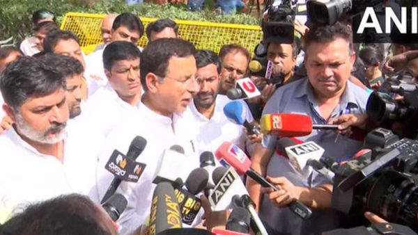 Karnataka CM: ಡಿಕೆಶಿ ಮನವೊಲಿಸುವಲ್ಲಿ ರಾಹುಲ್ ವಿಫಲ: ಹೊಸ ಟ್ವಿಸ್ಟ್ ಕೊಟ್ಟ ಸುರ್ಜೇವಾಲ