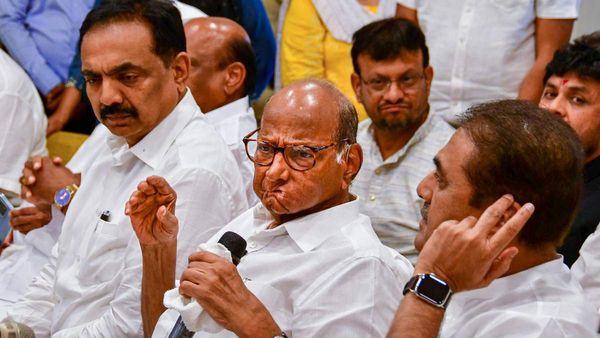 ಶರದ್ ಪವಾರ್ ವಾಪಸ್ ಓಕೆ, ಅಜಿತ್ ಕಾಣ್ತಿಲ್ಲ ಯಾಕೆ?