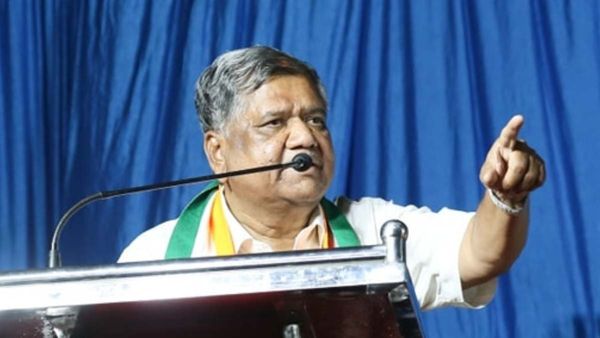 ಕುತೂಹಲಕಾರಿ ಕರಪತ್ರ ಹಂಚಿದ ಜಗದೀಶ್ ಶೆಟ್ಟರ್: ಮಾಜಿ ಸಿಎಂ ಮನವಿ ಏನು?