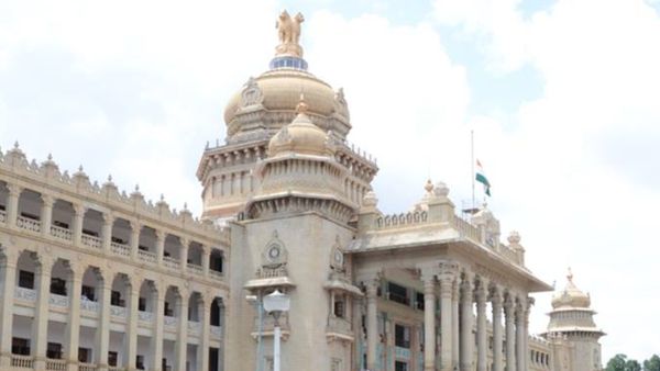 ಸಹಾಯಕ ಪ್ರಾಧ್ಯಾಪಕರ ನೇಮಕಾತಿ; 2 ವರ್ಷ ವಯೋಮಿತಿ ಹೆಚ್ಚಳ