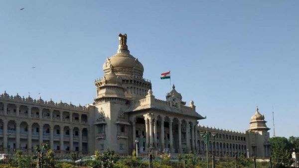 ABP-CVoter survey: ರಾಜಧಾನಿಗಾಗಿ ಕಾಂಗ್ರೆಸ್-ಬಿಜೆಪಿ ನಡುವೆ ನೇರ ಹಣಾಹಣಿ