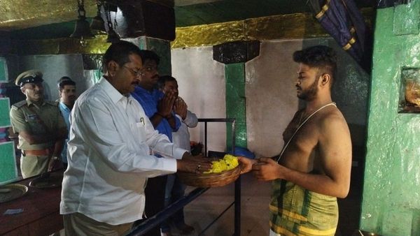 ಬಿಜೆಪಿ ಮುಖಂಡರಿಗೂ ತಿಳಿಸದೆ ಚಾಮರಾಜನಗರದ ಹರಳುಕೋಟೆ ಆಂಜನೇಯ ದೇವಸ್ಥಾನಕ್ಕೆ ದಿಢೀರ್‌ ಭೇಟಿ ನೀಡಿದ ಯತ್ನಾಳ್