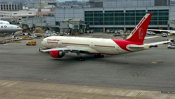 ರಷ್ಯಾದಿಂದ ಸೇಫ್ ಆಗಿ ಅಮೆರಿಕ ತಲುಪಿದ ಭಾರತದ ವಿಮಾನ!