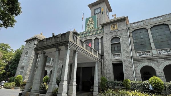 Bengaluru: ಕಾಮಗಾರಿ ನಡೆಸದೆ ₹118 ಕೋಟಿ ಬಿಲ್‌ ತೆರವು- ಬಿಬಿಎಂಪಿ, ಕೆಆರ್‌ಐಡಿಎಲ್‌ನ 8 ಎಂಜಿನಿಯರ್‌ಗಳ ಅಮಾನತು