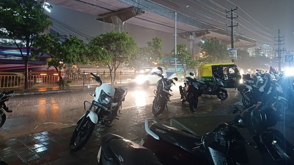 Bengaluru Rain Alert: ಗುಡುಗು ಸಹಿತ ಮಳೆ, ಬಿರುಗಾಳಿ ಸಾಧ್ಯತೆ- 198 ಪ್ರವಾಹ ಪೀಡಿತ ಏರಿಯಾಗಳ ಮೇಲೆ ಗಮನ