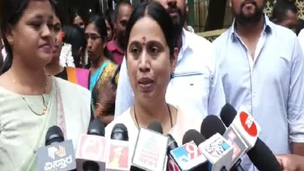 Gruha lakshmi Scheme: ಗೃಹಲಕ್ಷ್ಮಿ ಯೋಜನೆ ಜಾರಿ ವಿಳಂಬದ ಬಗ್ಗೆ ಸಚಿವೆ ಲಕ್ಷ್ಮೀ ಹೆಬ್ಬಾಳ್ಕರ್‌ ಹೇಳಿದ್ದೇನು?