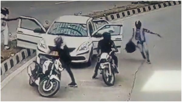 Delhi Crime : ಗನ್ ತೋರಿಸಿ ಕ್ಯಾಬ್‌ನಲ್ಲಿ ಪ್ರಯಾಣಿಸುತ್ತಿದ್ದವರ ದರೋಡೆ: ಎಲ್‌ಜಿ ವಿರುದ್ಧ ಸಿಎಂ ವಾಗ್ದಾಳಿ