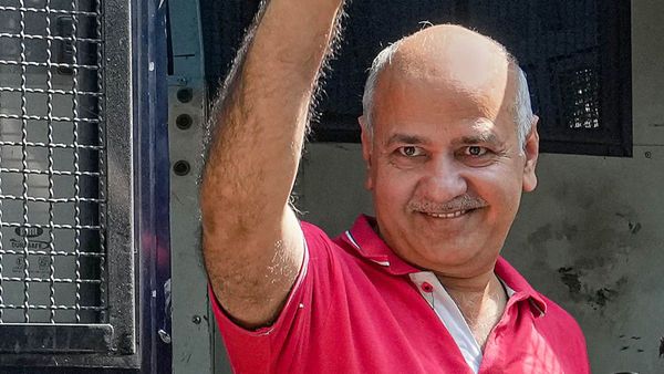 ಪತ್ನಿ ನೋಡಲು ದೆಹಲಿ ಡಿಸಿಎಂ ಮನೀಶ್ ಸಿಸೋಡಿಯಾಗೆ ಅವಕಾಶ