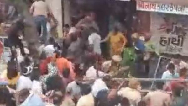 ಅಹಮದಾಬಾದ್‌ನಲ್ಲಿ ಜಗನ್ನಾಥ ರಥಯಾತ್ರೆ ವೇಳೆ ಕುಸಿದ ಕಟ್ಟಡ: ಒಂದು ಸಾವು, ಐವರು ಗಾಯಾಳು