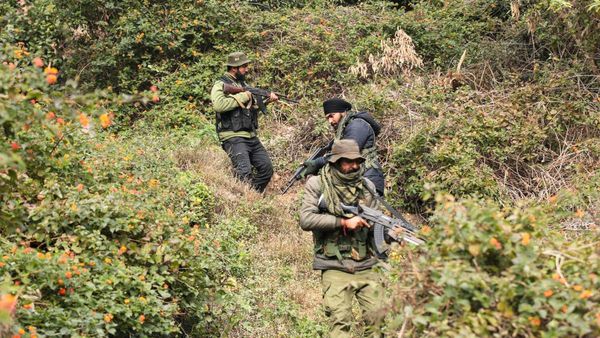 ಜಮ್ಮು ಕಾಶ್ಮೀರ: ಕುಪ್ವಾರದಲ್ಲಿ ಗುಂಡಿನ ಚಕಮಕಿ, ಐವರು ವಿದೇಶಿ ಭಯೋತ್ಪಾದಕರ ಹತ್ಯೆ