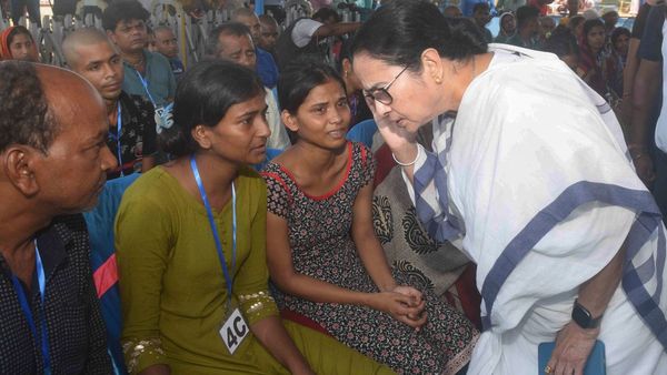 ಪಂಚಾಯತ್ ಚುನಾವಣೆ: ಬಿಜೆಪಿಗೆ ಸೇರ್ಪಡೆಯಾಗಿದ್ದಕ್ಕಾಗಿ ಪಶ್ಚಾತ್ತಾಪ ಪಟ್ಟ ಬುಡಕಟ್ಟು ಮಹಿಳೆಗೆ ಟಿಎಂಸಿ ಟಿಕೆಟ್!