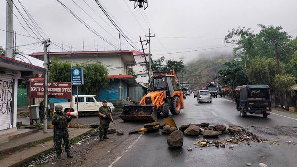 Manipur Violence: ಮಣಿಪುರದಲ್ಲಿ ಮತ್ತೆ ಹಿಂಸಾಚಾರ, ಆಂಬ್ಯುಲೆನ್ಸ್‌ಗೆ ಬೆಂಕಿ, ಮೂವರು ಸಜೀವ ದಹನ