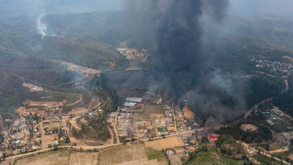 Manipur violence: ರಾತ್ರಿಯಿಡೀ ಗಲಭೆ, ಗುಂಡಿನ ದಾಳಿ, ಶಸ್ತ್ರಾಗಾರ ಧ್ವಂಸ, ಬಿಜೆಪಿ ನಾಯಕರ ಮನೆಗಳೇ ಟಾರ್ಗೆಟ್‌