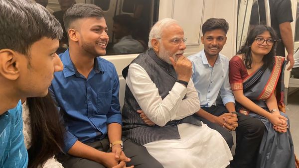 PM Modi Travel in Metro: ದೆಹಲಿ ವಿವಿ ಶತಮಾನೋತ್ಸವದಲ್ಲಿ ಮೋದಿ ಭಾಗಿ, ಮೋದಿ ಮೆಟ್ರೋ ಸಂಚಾರ ಪೂರ್ಣ ಮಾಹಿತಿ ಇಲ್ಲಿದೆ