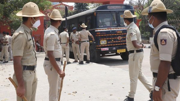 ಮಹಾರಾಷ್ಟ್ರದ ಕೊಲ್ಲಾಪುರದಲ್ಲಿ ಹಿಂಸಾಚಾರ: ಬೆಳಗಾವಿ ಜಿಲ್ಲೆಯಾದ್ಯಂತ ಪೊಲೀಸರ ಹೈ ಅಲರ್ಟ್‌- ಕಾರಣವೇನು ಗೊತ್ತೇ?